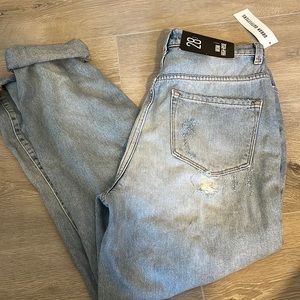 ♥️2/$20 NWT BDG mom jeans